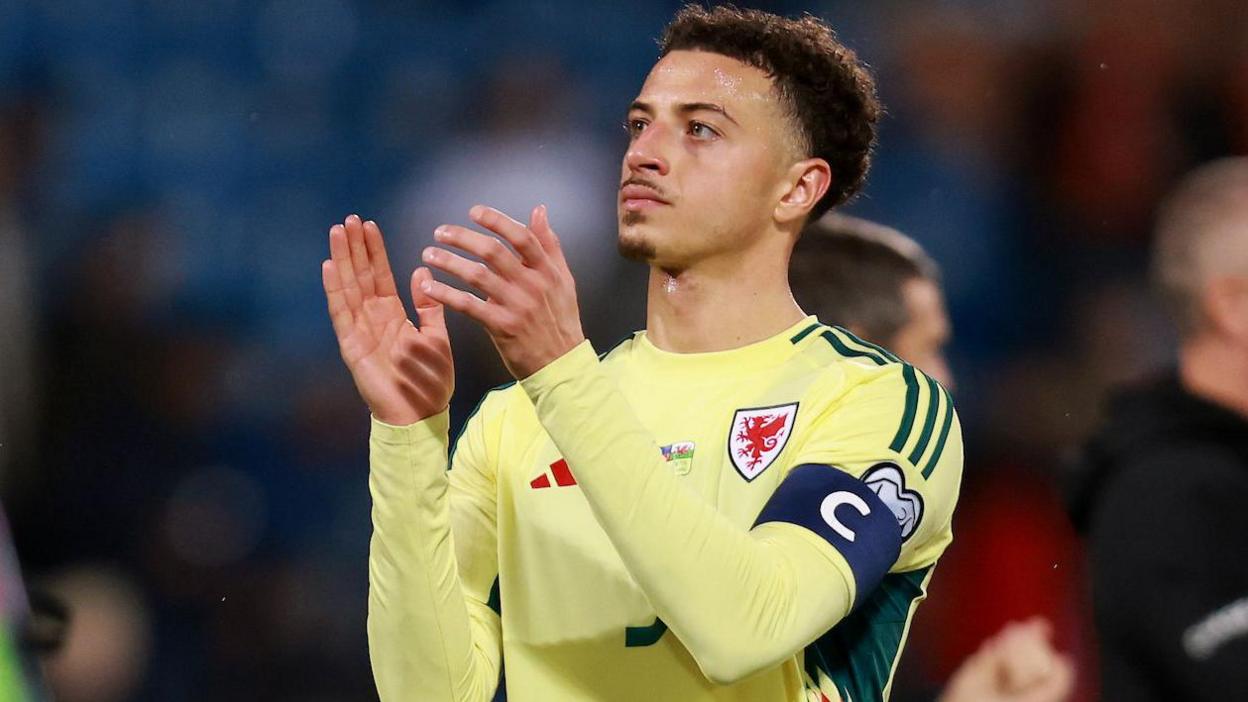 اتان آمپادو و حسرت غیبت در بازی سرنوشت‌ساز مقابل مقدونیه شمالی